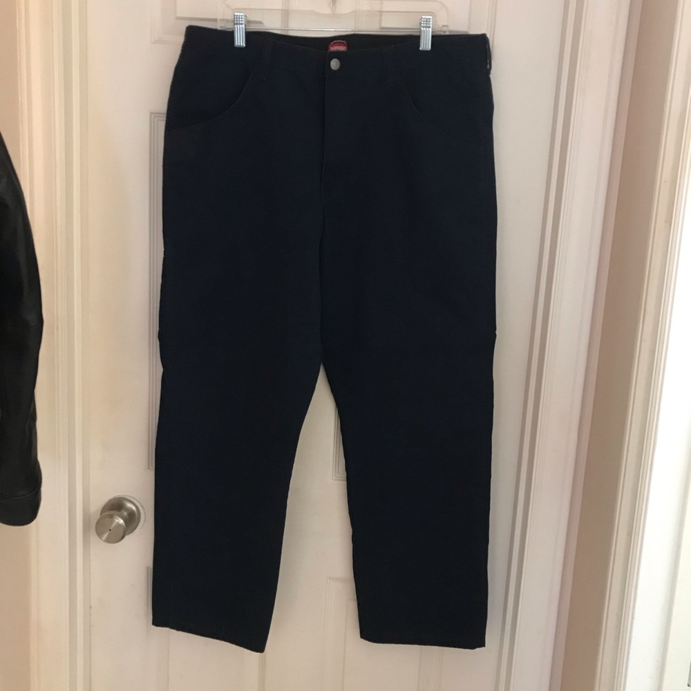Men’s Navy Wrangler work pants. 38/30. VG condition.
